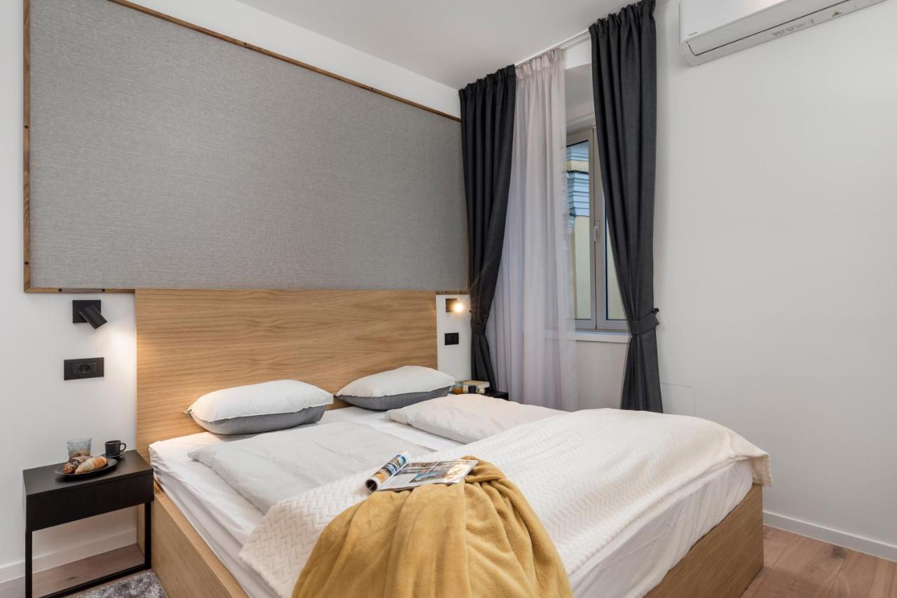 Deluxe Apartments & Rooms "In The Center" 리예카 외부 사진