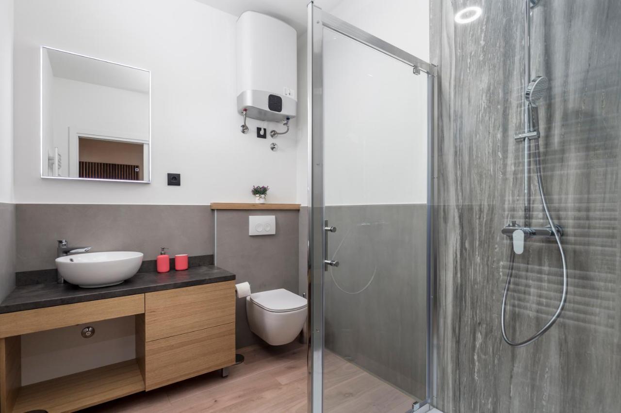 Deluxe Apartments & Rooms "In The Center" 리예카 외부 사진