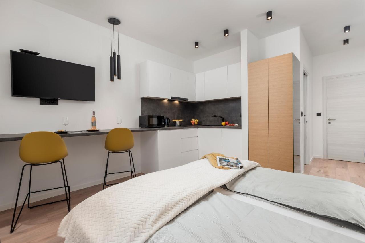 Deluxe Apartments & Rooms "In The Center" 리예카 외부 사진