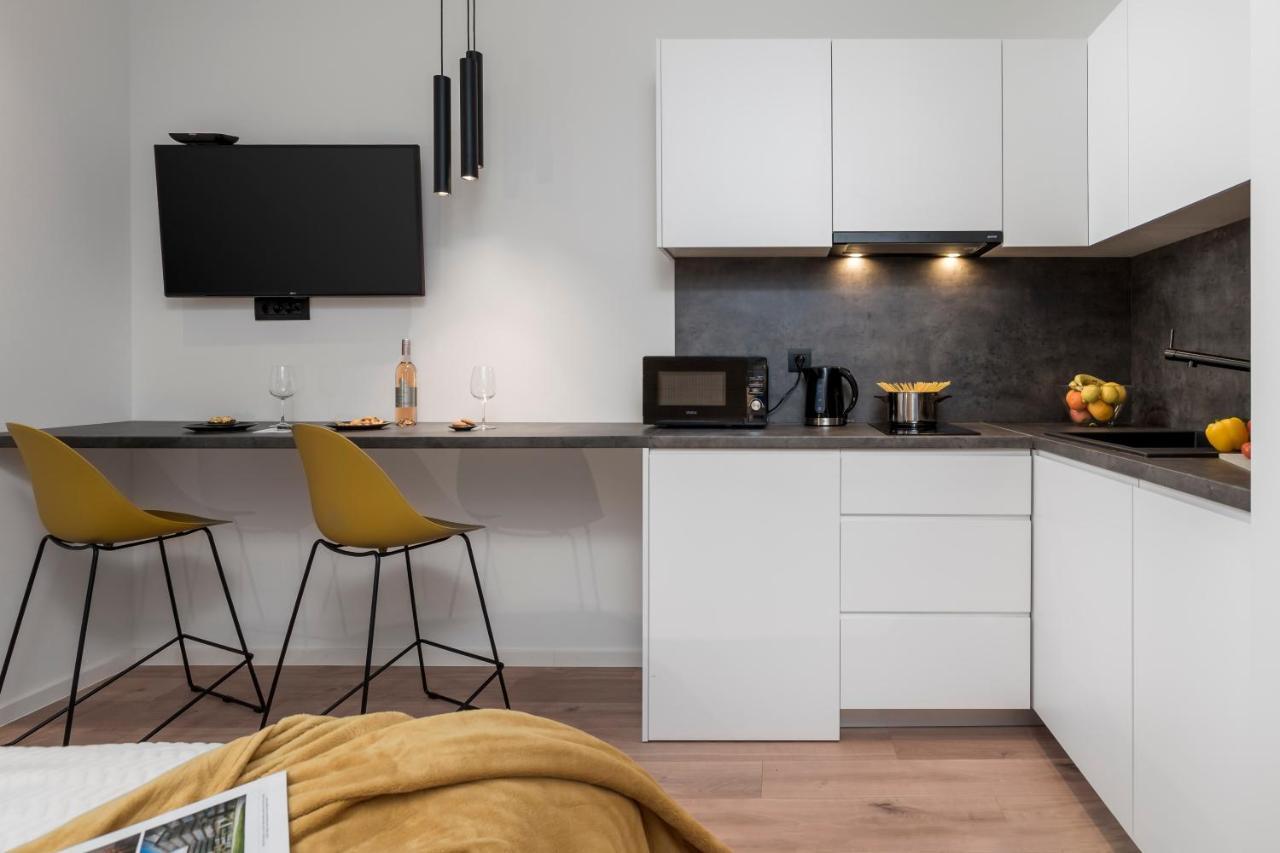Deluxe Apartments & Rooms "In The Center" 리예카 외부 사진